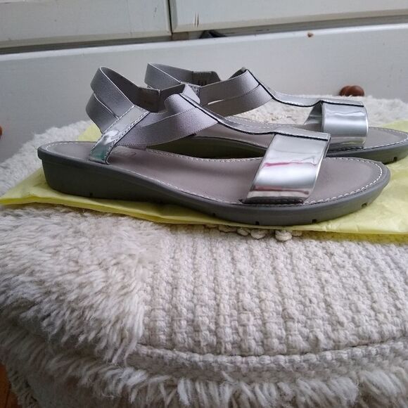 Munroe 7W silver patent leather sandals - Picture 7 of 9